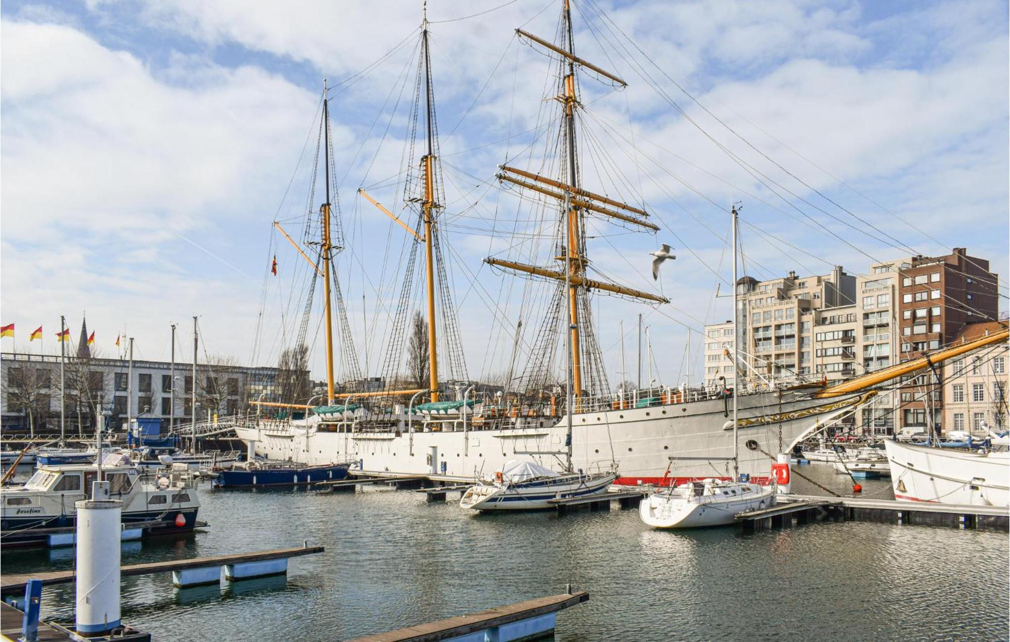 Residentie Chopin Lägenhet Oostende Exteriör bild